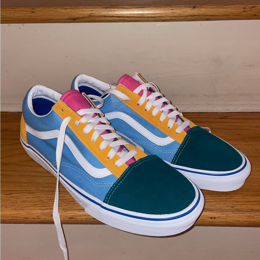 Vans - Picture 2 of 3